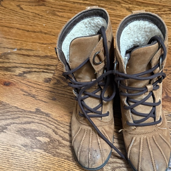 UGG Tan Suede Lace-Up Boots - Picture 3 of 6